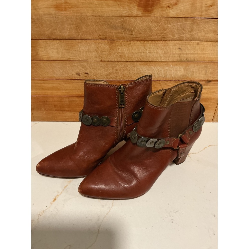 Patricia Nash Tan Leather Studded Coin Ankle Boots Pointed Toe Block Heel Size 7